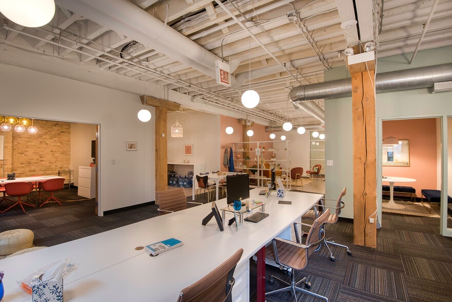 10-18 W Hubbard St, Chicago, IL for lease - Interior Photo - Image 2 of 15