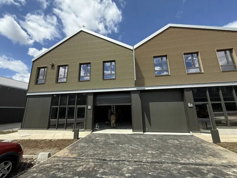 1 Rue René Dubos, Groslay for lease - Building Photo - Image 1 of 10