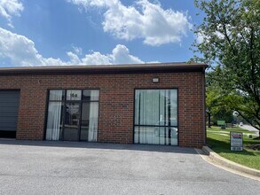 14 Irongate Dr, Waldorf, MD for lease Interior Photo- Image 1 of 12
