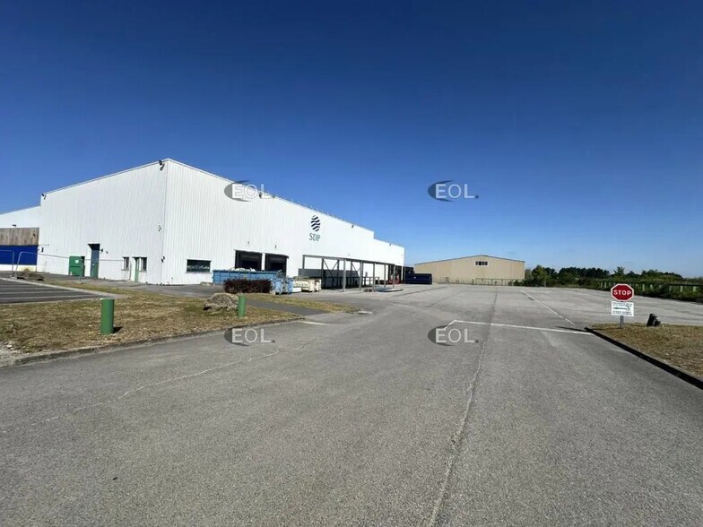 Industrial in Laon for lease - Building Photo - Image 1 of 6