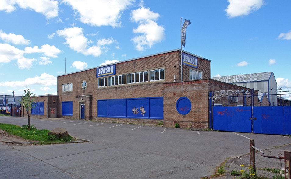468 Basingstoke Rd, Reading for sale - Building Photo - Image 2 of 5