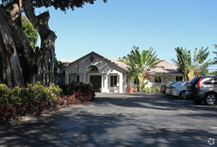 401 Camino Gardens Blvd, Boca Raton, FL 33432