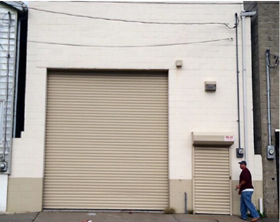 21 Avenue C, Newark, NJ for sale - Building Photo - Image 1 of 1