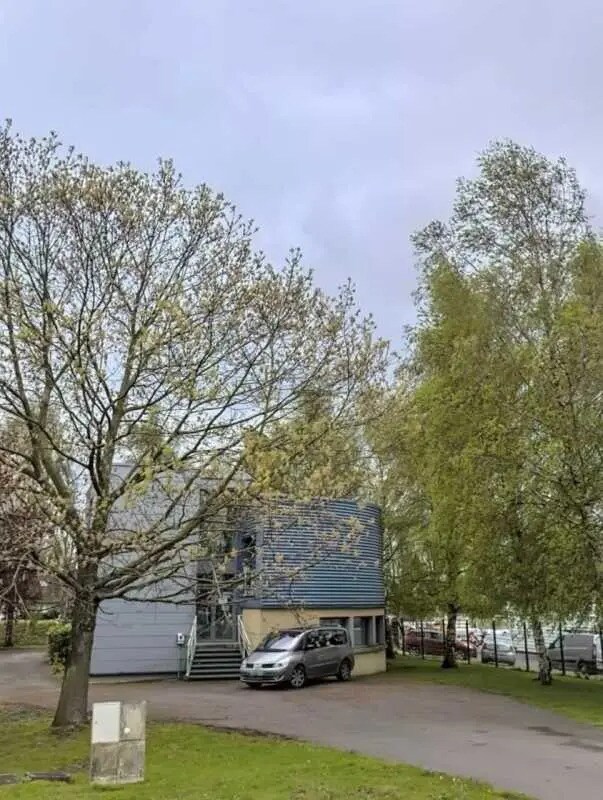 Office in La Vaupalière for sale Building Photo- Image 1 of 6