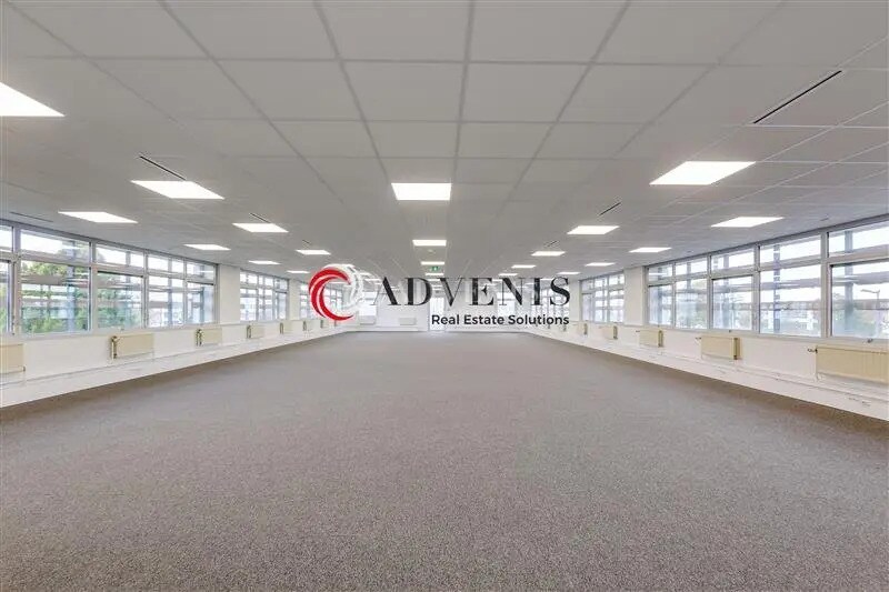 Office in Orly for lease - Interior Photo - Image 2 of 7