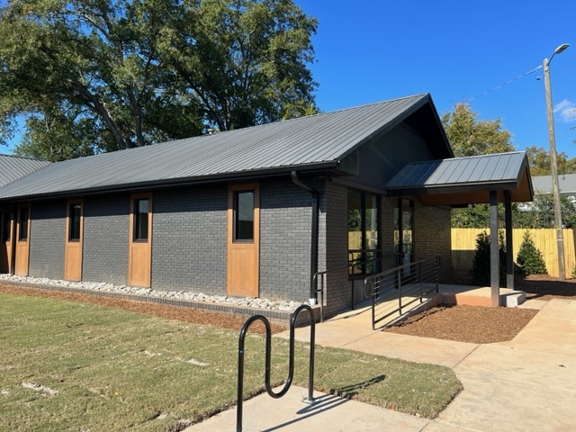 309 E Stone Ave, Greenville, SC for lease - Building Photo - Image 3 of 10