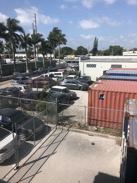 2035 Thomas St, Hollywood, FL for sale - Building Photo - Image 3 of 14