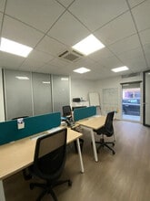 4 Bis Avenue Camille Rousset, Bron for lease Interior Photo- Image 2 of 6