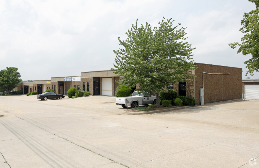 2403 N Aspen Ave, Broken Arrow, OK for lease - Building Photo - Image 1 of 5