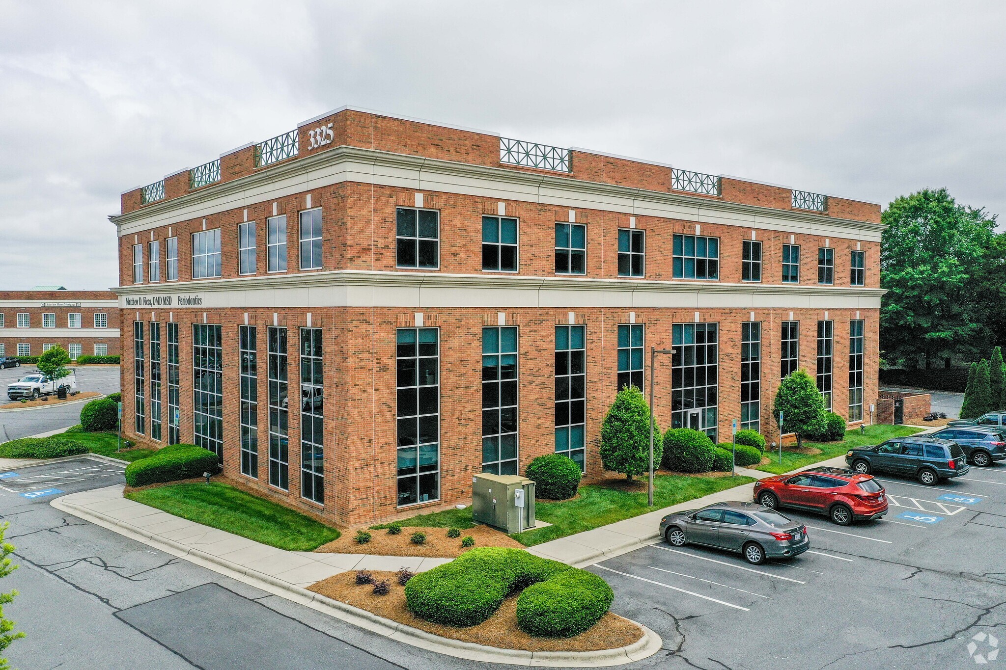 3325 Springbank Ln, Charlotte, NC for sale Primary Photo- Image 1 of 1