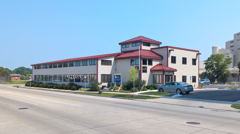 112 7th St NE, Rochester, MN for lease - Building Photo - Image 1 of 24