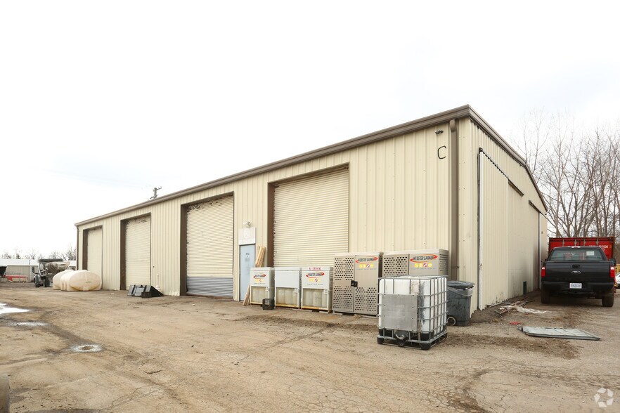 9732 Andersonville Rd, Clarkston, MI 48346