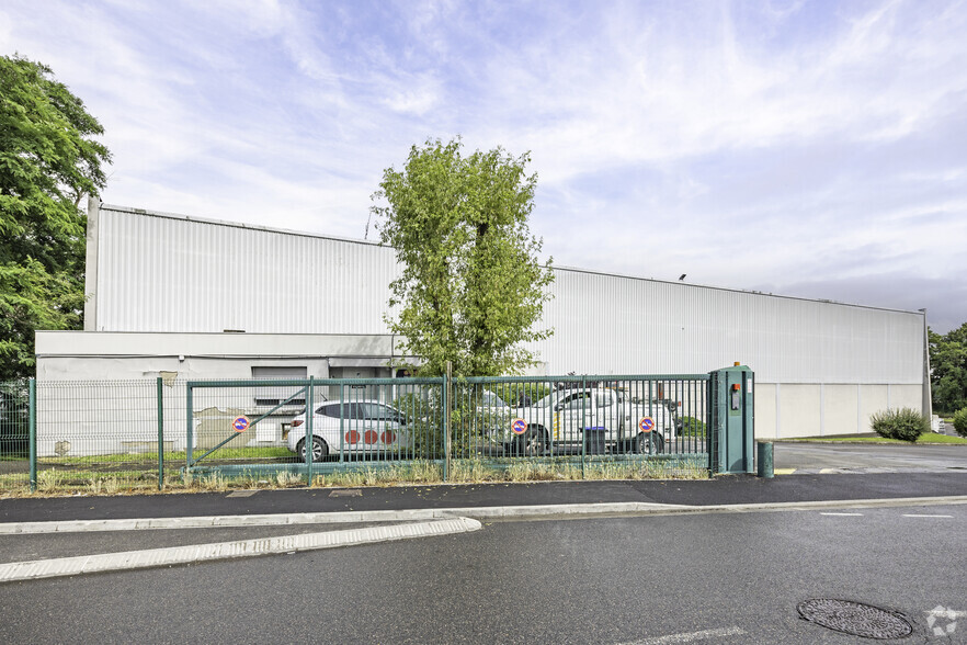 Industrial in Herblay for lease - Primary Photo - Image 1 of 2