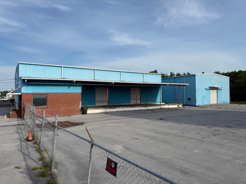 627 Anchors St NW, Fort Walton Beach, FL for sale - Building Photo - Image 2 of 29