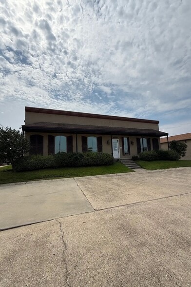 4632 Pontchartrain Dr, Slidell, LA for sale - Building Photo - Image 1 of 20