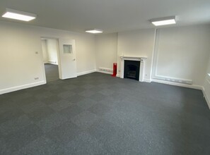 77-78 Northbrook St, Newbury for lease Interior Photo- Image 2 of 4