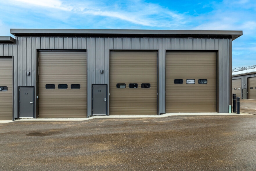 2535 Aviator H2 Ct, Steamboat Springs, CO for sale - Building Photo - Image 2 of 6