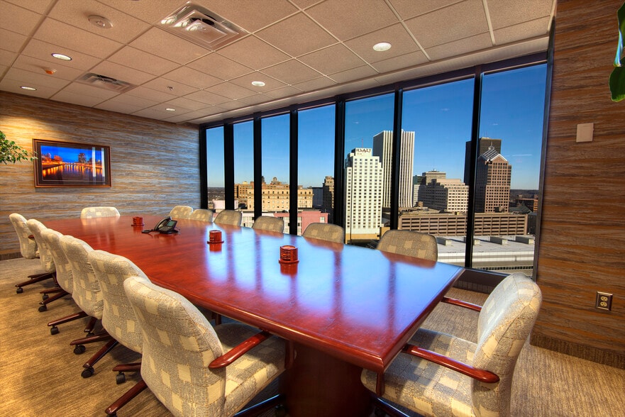 26-28 E Main St, Rochester, NY for sale - Interior Photo - Image 3 of 12