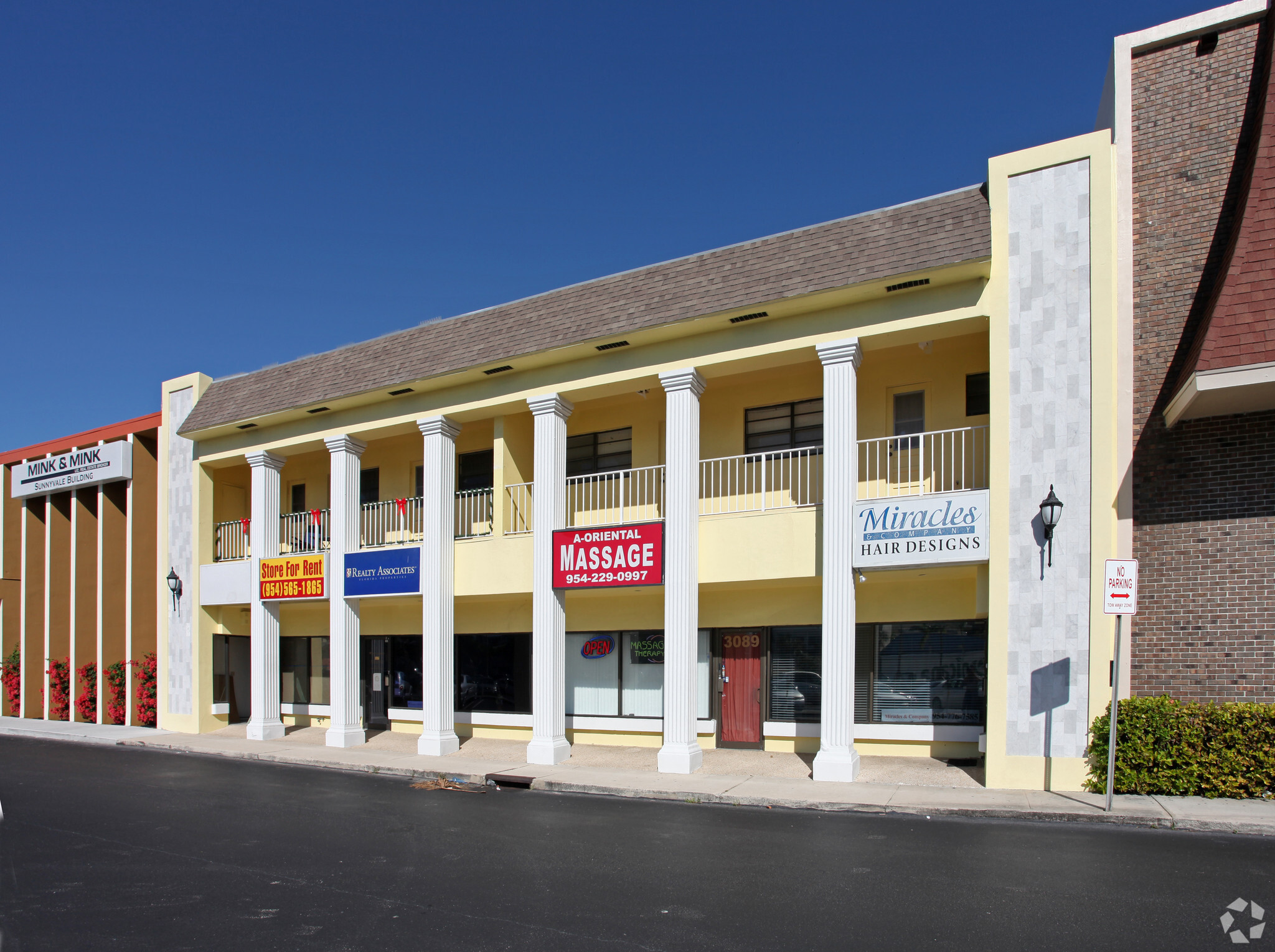 3083-3089 E Commercial Blvd, Fort Lauderdale, FL for lease Building Photo- Image 1 of 4