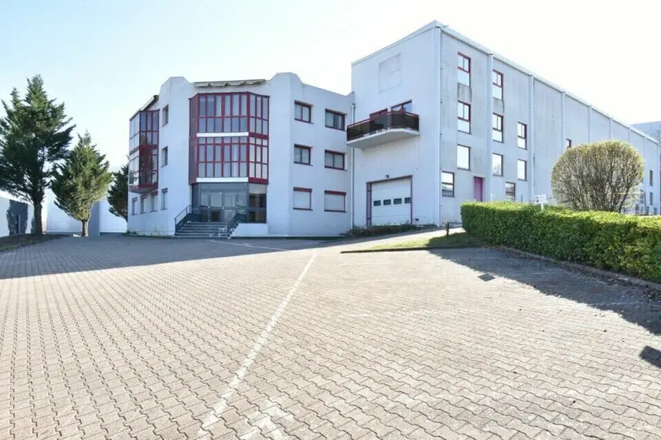 Flex in Champagne-au-Mont-d'Or for lease Building Photo- Image 1 of 5