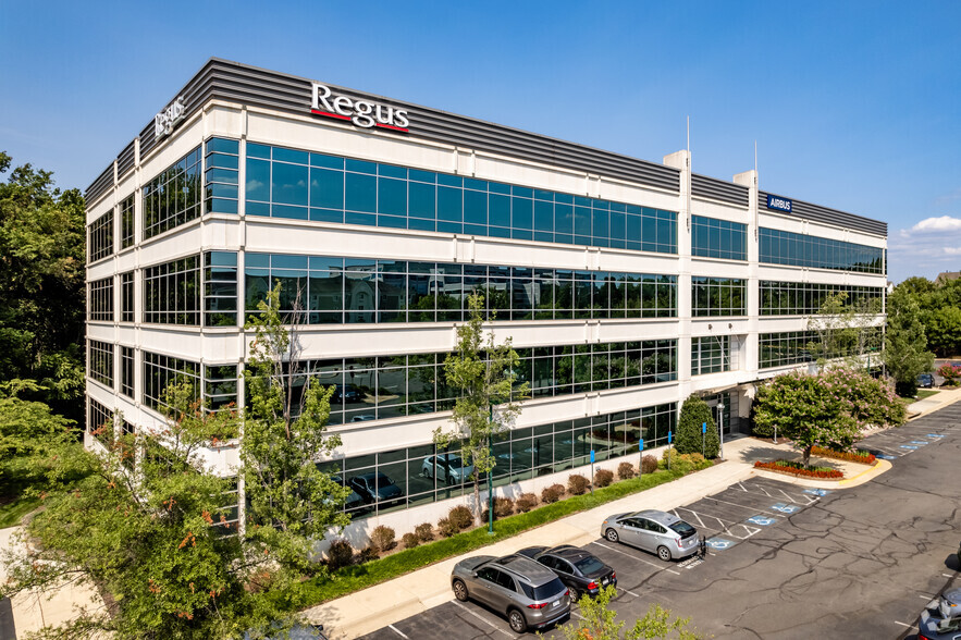 13800 Coppermine Rd, Herndon, VA for lease - Building Photo - Image 1 of 1