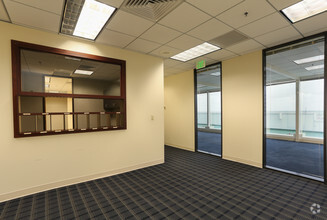 225 Water St, Jacksonville, FL for lease Interior Photo- Image 2 of 15