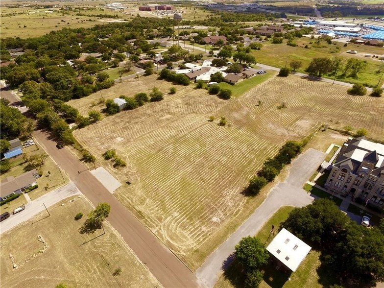 200 S Charles St, Decatur, TX for sale - Building Photo - Image 1 of 1