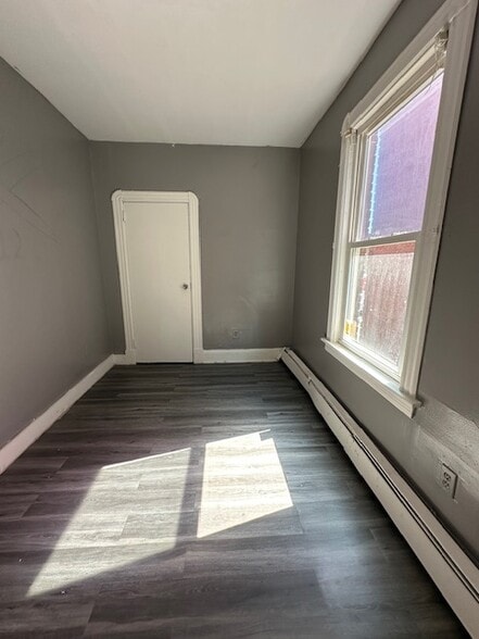 Park St portfolio of 2 properties for sale on LoopNet.com - Building Photo - Image 3 of 5