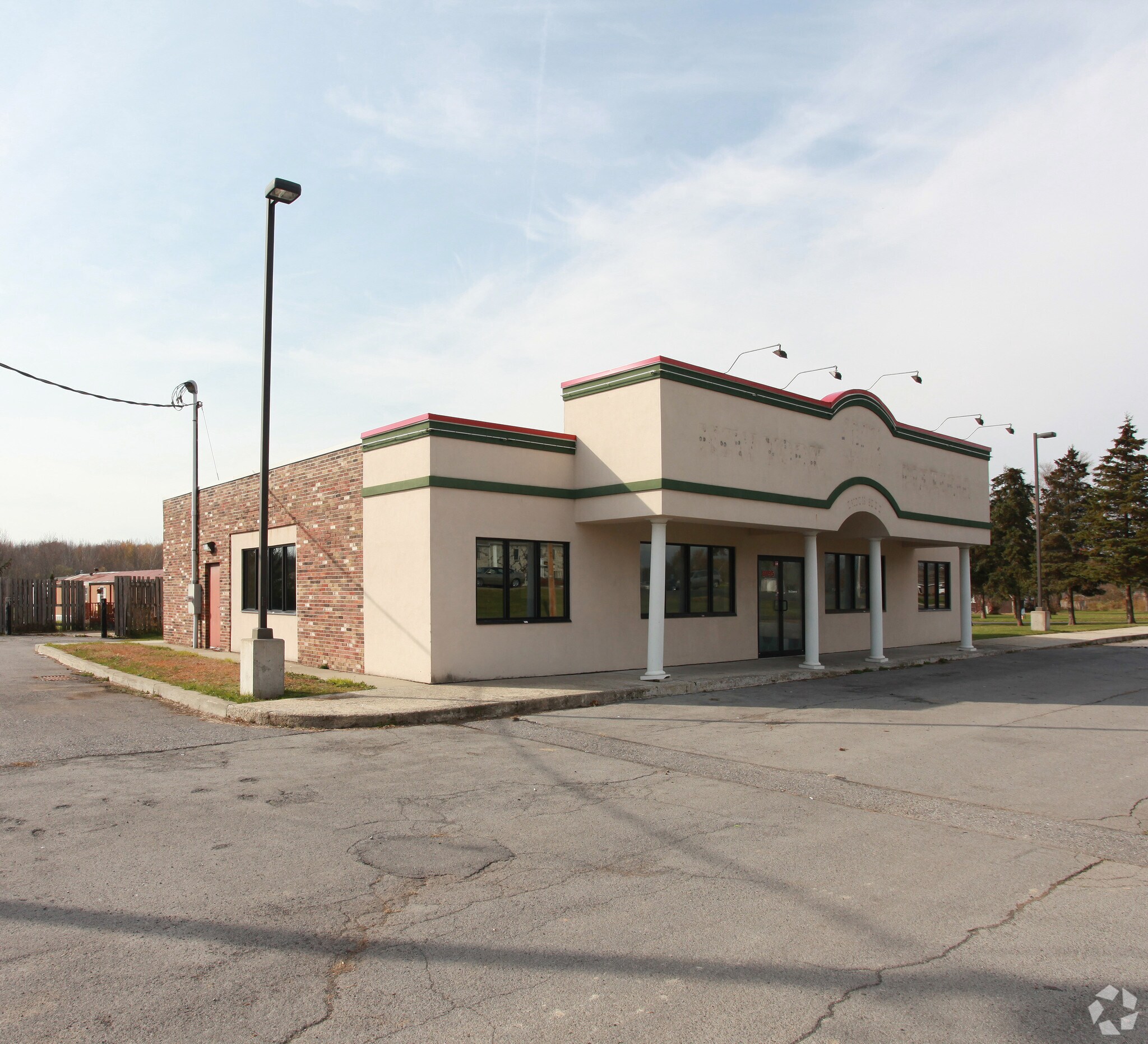 8195 Oswego Rd, Liverpool, NY for sale Primary Photo- Image 1 of 1