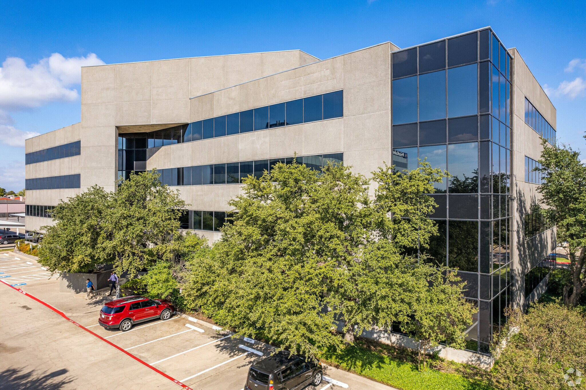 16801 Addison Rd, Addison, TX for lease Building Photo- Image 1 of 8