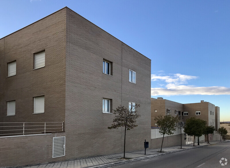 Calle Luis Buñuel, 4, Daganzo de Arriba, Madrid for lease - Building Photo - Image 2 of 2