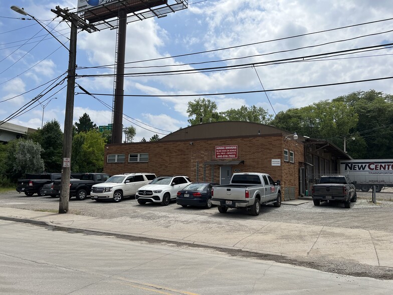 3751 Valley Rd, Brooklyn Heights, OH for lease - Primary Photo - Image 1 of 17