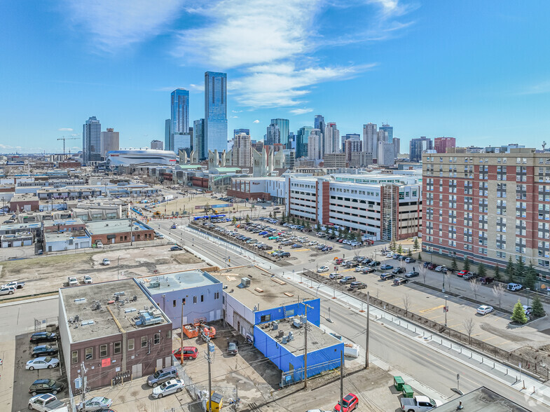 11106 105th Ave NW, Edmonton, AB for lease - Aerial - Image 3 of 6