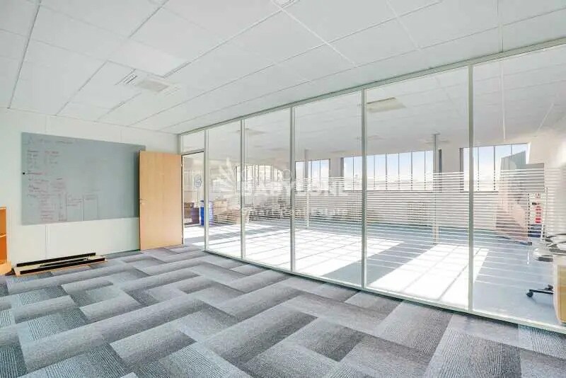 Office in Paris for lease - Interior Photo - Image 2 of 5