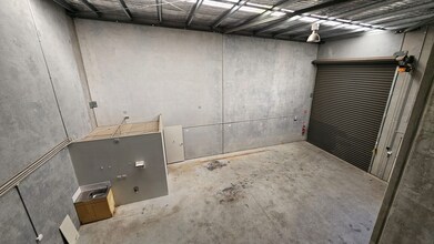 55 Thurralilly St, Queanbeyan East for lease Interior Photo- Image 2 of 8
