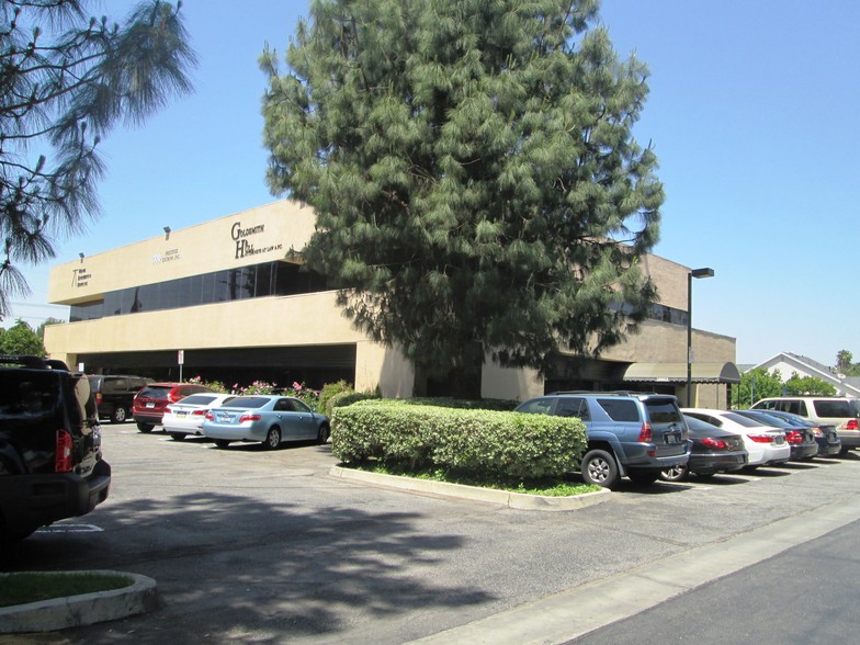 16933 Parthenia St, Northridge, CA for lease - Building Photo - Image 1 of 2