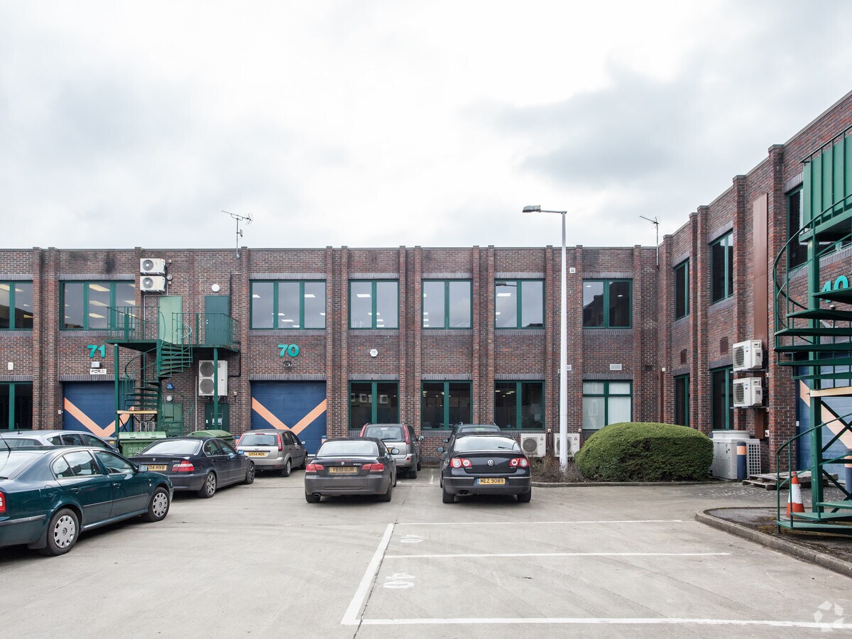 Leatherhead Rd, Chessington, LND KT9 2NY Industrial for Lease