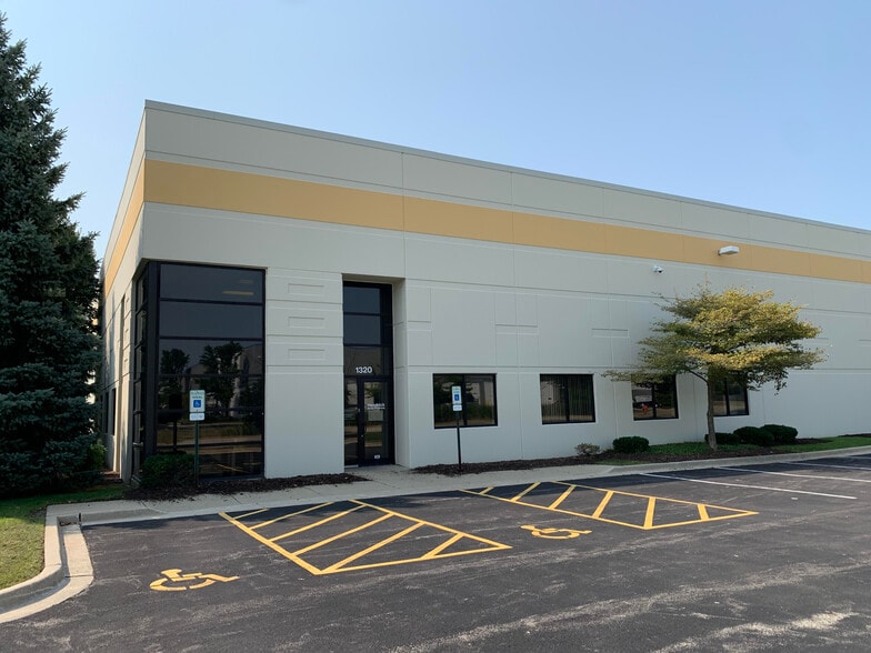 1320 Gateway Dr, Elgin, IL for sale - Building Photo - Image 1 of 1