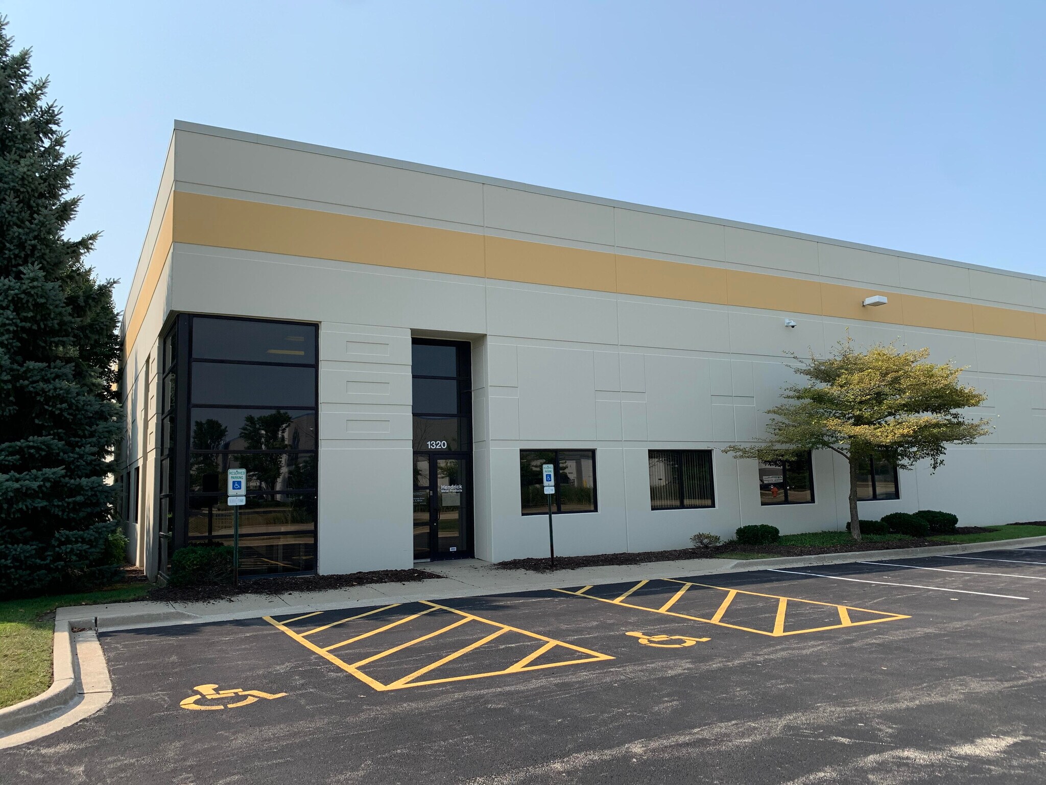 1320 Gateway Dr, Elgin, IL for sale Building Photo- Image 1 of 1