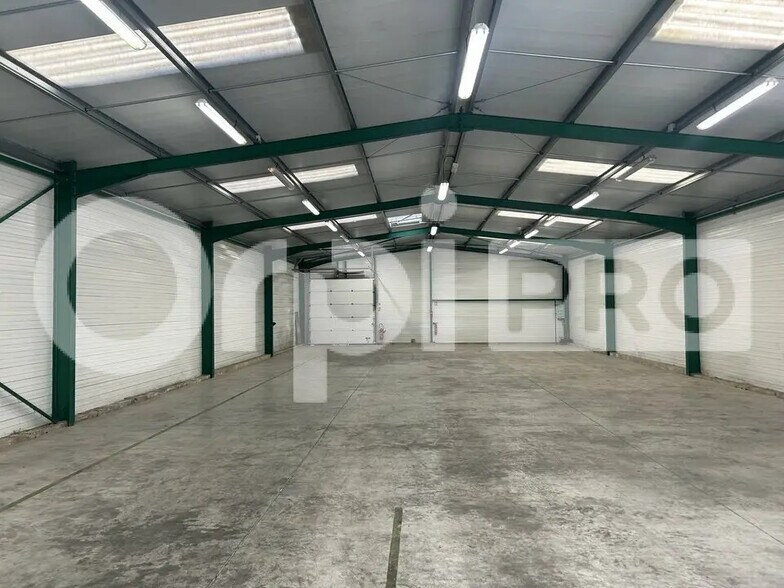 Industrial in Béthisy-Saint-Pierre for lease - Building Photo - Image 2 of 7