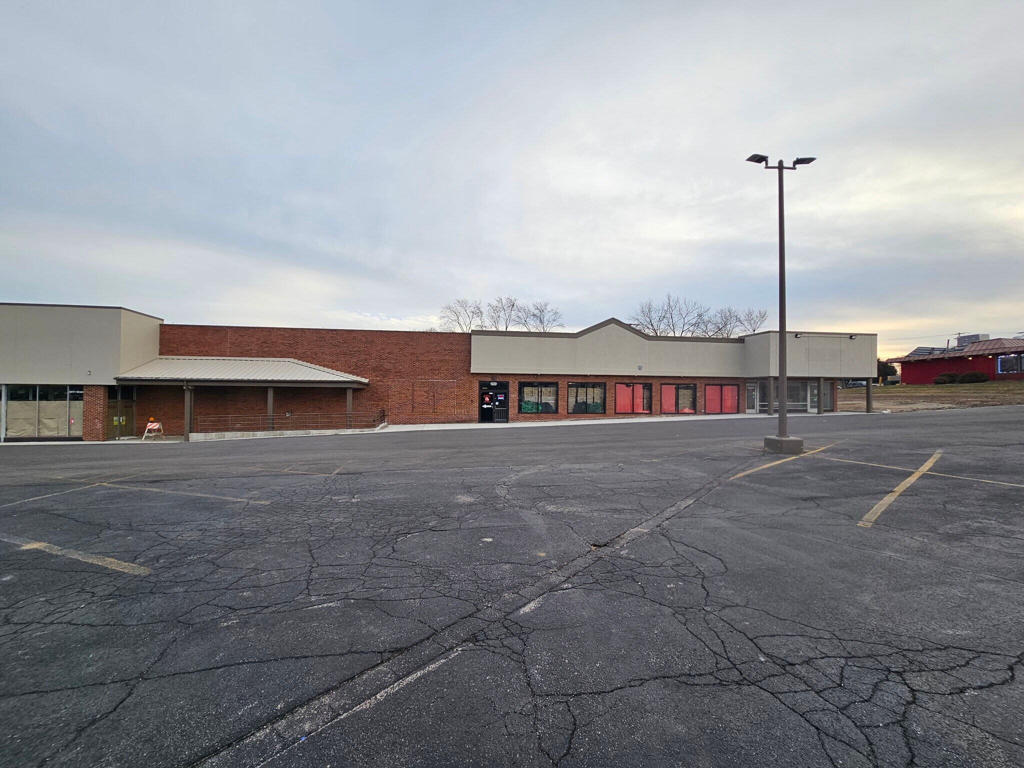 2411 Grand Ave, Waukegan, IL for lease Primary Photo- Image 1 of 15
