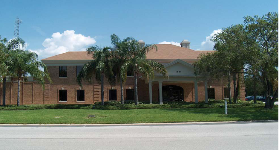 5501 W Gray St, Tampa, FL for lease - Building Photo - Image 3 of 20