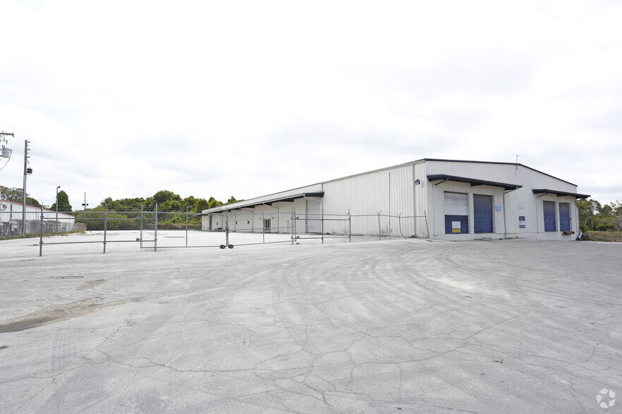 8326 Lemon Rd, Port Richey, FL for sale - Primary Photo - Image 1 of 1