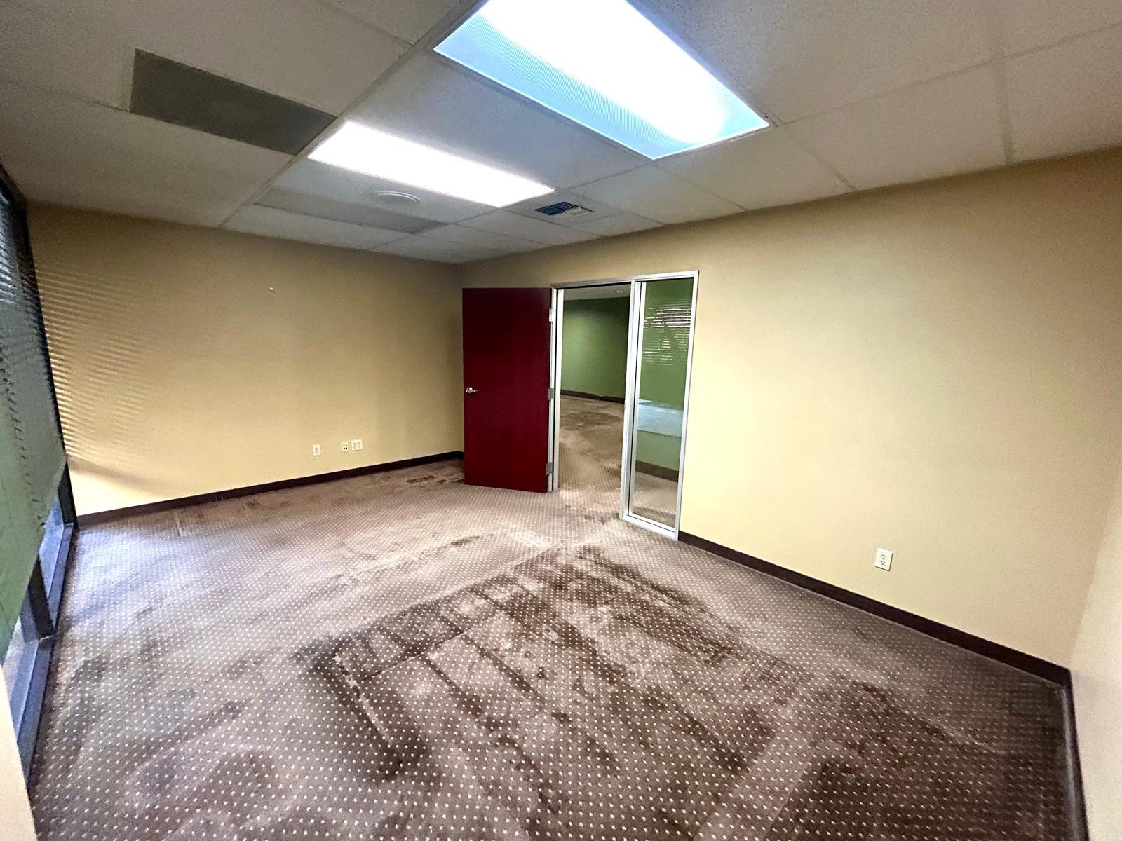 5558 California Ave, Bakersfield, CA for lease Interior Photo- Image 1 of 25