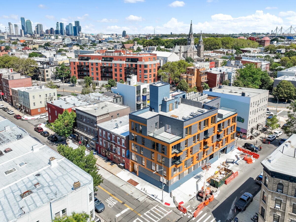 540 Graham Ave, Brooklyn, NY 11222 Graham on the Park