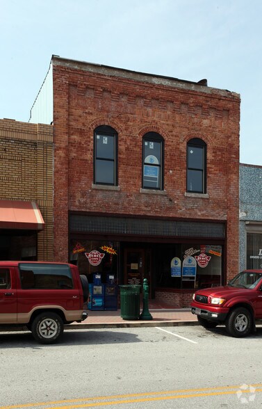 66 E Doyle St, Toccoa, GA for sale - Primary Photo - Image 1 of 1