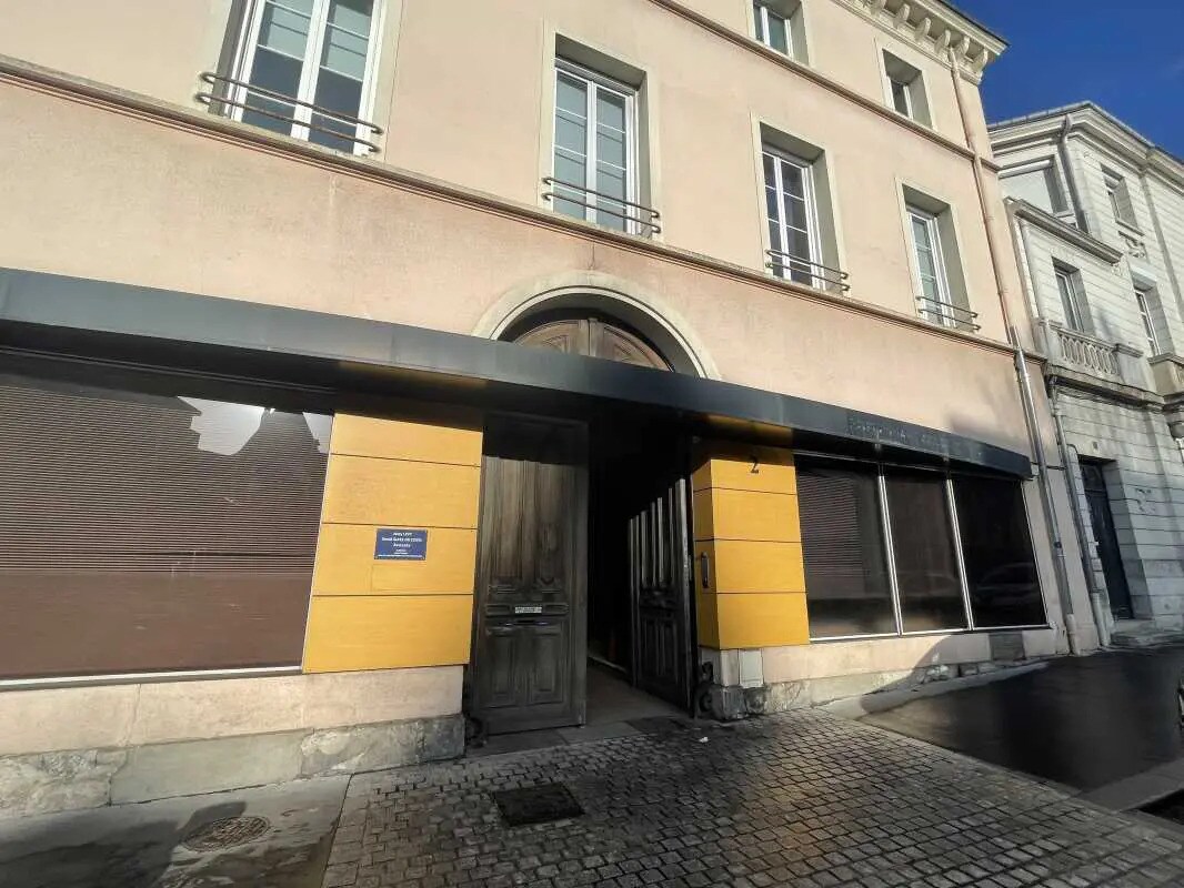 Office in Rouen for sale Building Photo- Image 1 of 17