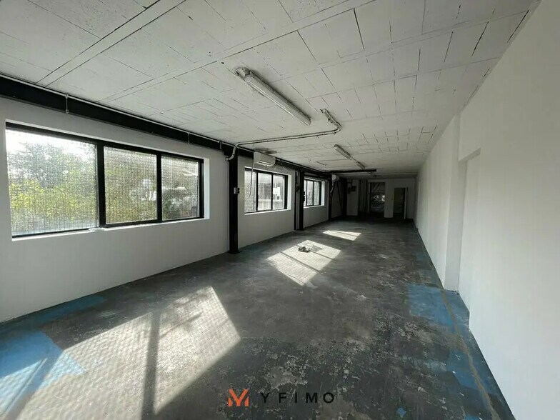 Industrial in Épône for lease - Interior Photo - Image 2 of 7