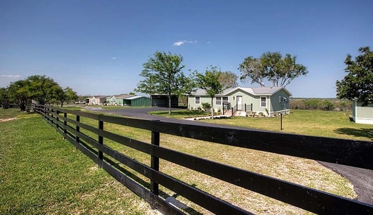 146 County Road 329, Kenedy, TX for sale - Building Photo - Image 1 of 8