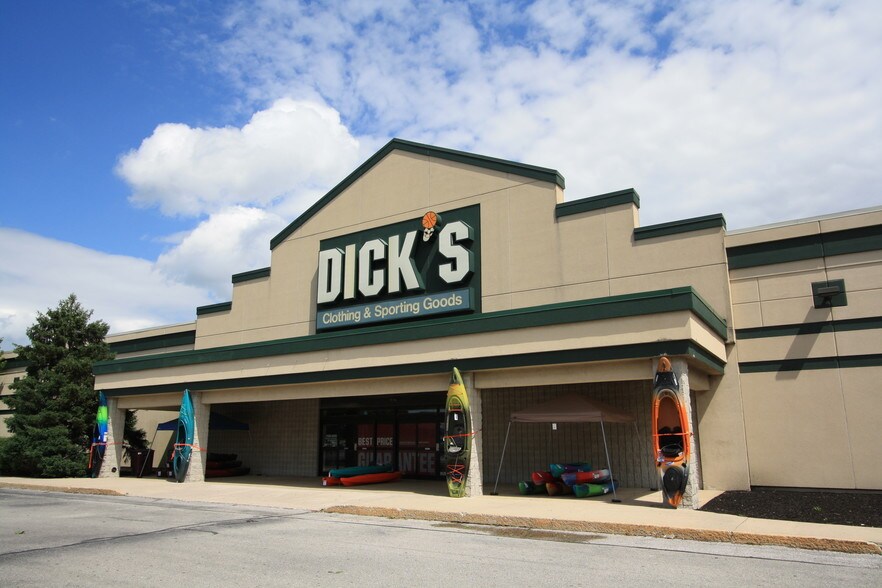 1313 Kenneth Rd, York, PA for sale - Primary Photo - Image 1 of 1